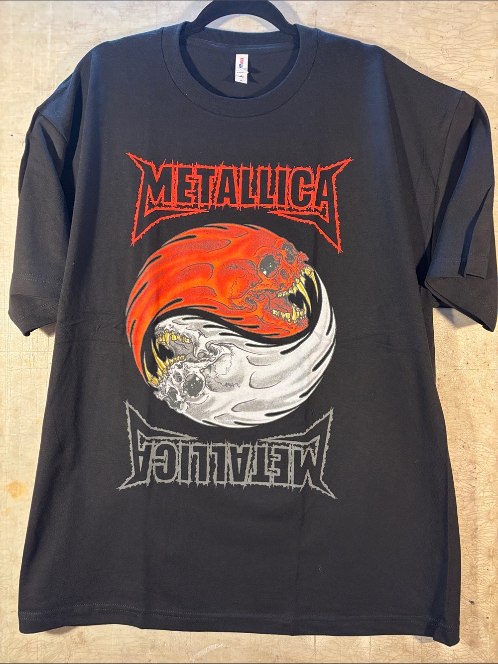 Metallica Black Short-Sleeve Graphic Tee with Red & White Skull Motif